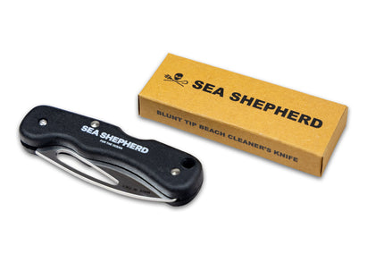 Sea Shepherd knife and packaging on a white background