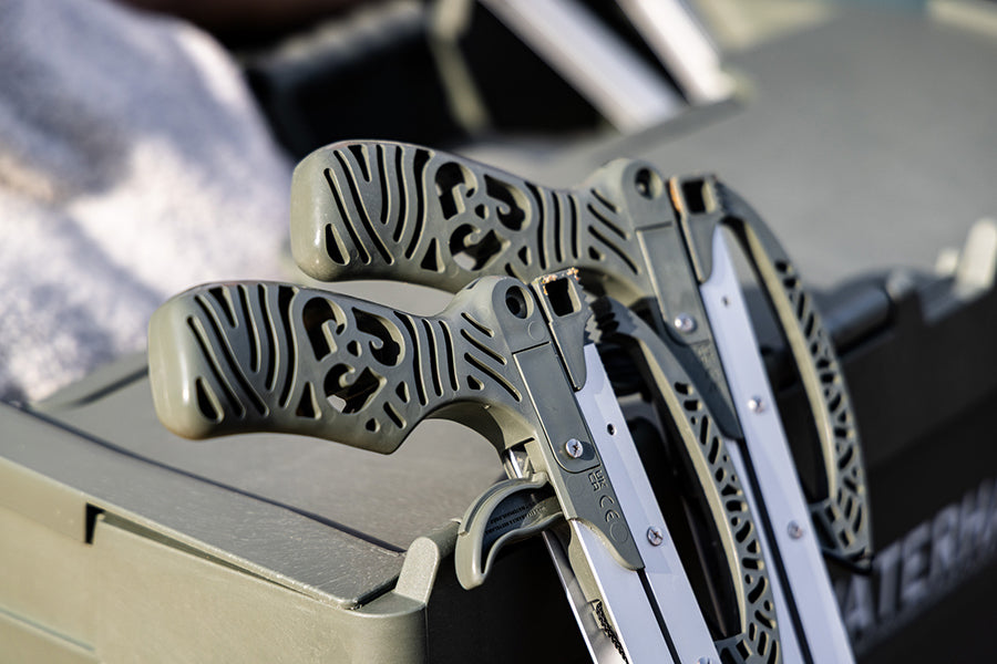 waterhaul-adults-litter-picker.jpg__PID:dfca2b25-392e-4853-ba91-497f3698b9e0